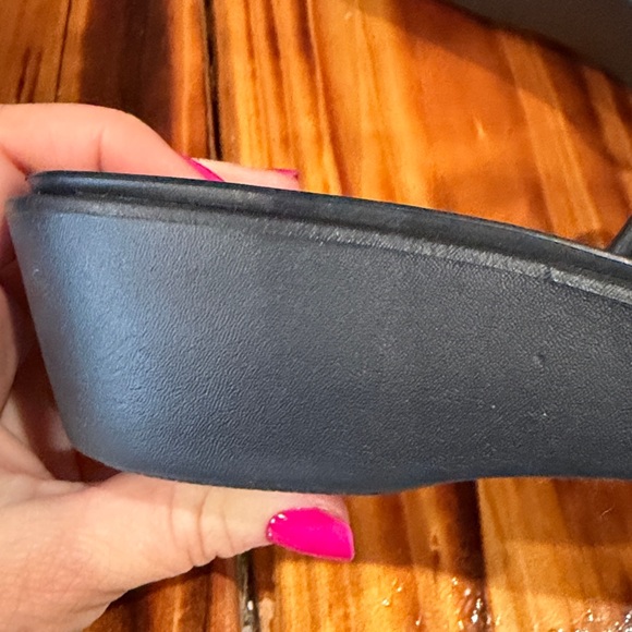 Crocs - Picture 5 of 5